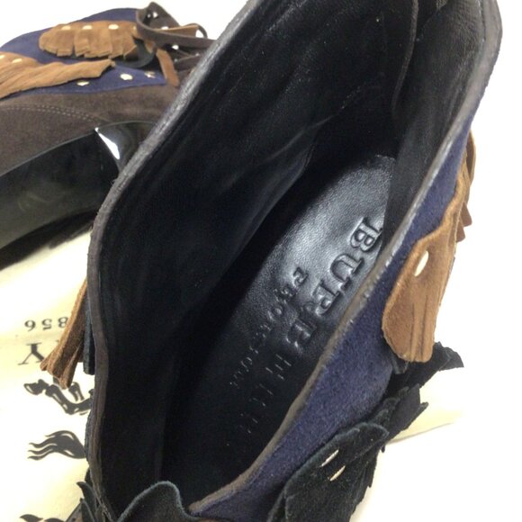 NIB Burberry Burberry Runway Lilybell Emb120 V Cut Bootie - Picture 8 of 10